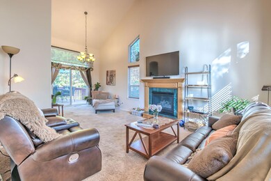 1819 SE Bronzewood Ave, Bend, OR 97702 - photo 4