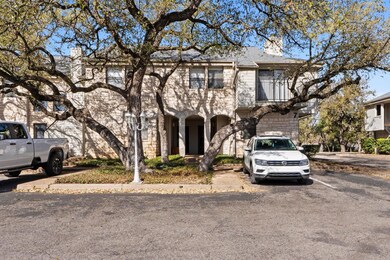 Townhome / multi-family property with uncovered p