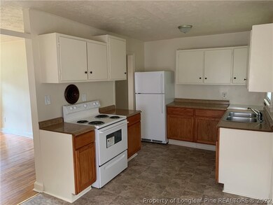 407 Durant Dr, Fayetteville, NC 28304 - photo 3