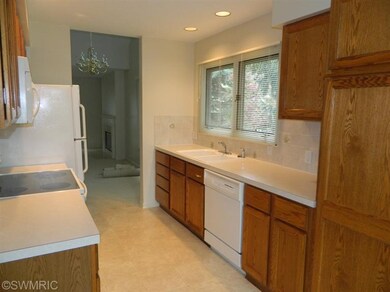 2012 S Terrace Ln NE, Grand Rapids, MI 49505 - photo 5