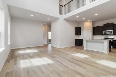 190 Ashley Loop, San Antonio, TX 78245 - photo 4