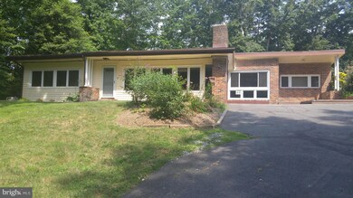 18422 Woodland Dr, Triangle, VA 22172 - photo 2