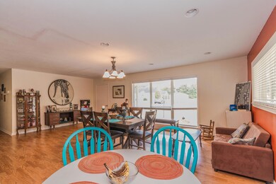 Living Dining Combo