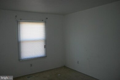 641 Burlington Ct, Edgewood, MD 21040 - photo 4