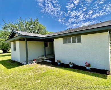 205 NE 1st St, Kingston, OK 73439 - photo 7