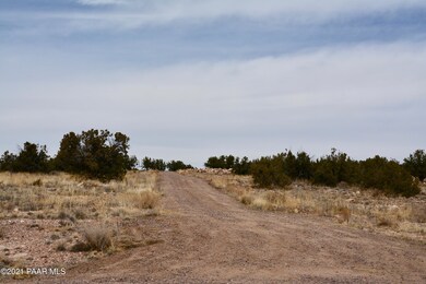 1920 E Aiken Ranch Rd, Paulden, AZ 86334 - photo 7