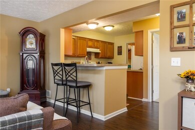 Decorated like a PRO - Freshly Painted in today's colors