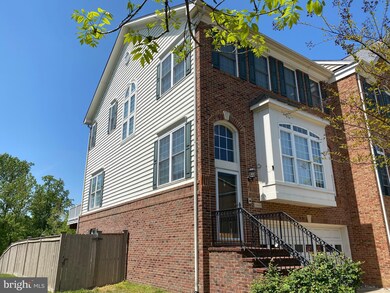 16446 Steerage Cir, Woodbridge, VA 22191 - photo 2