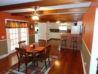 203 Oakwood Dr, Shelbyville, TN 37160 - photo 5