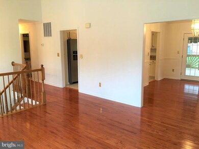 3 Hinesleigh Ct, Parkville, MD 21234 - photo 5