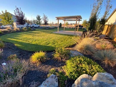 3722 SW Pumice Place, Redmond, OR 97756 - photo 4