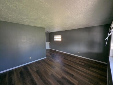 695 Demorest Rd, Columbus, OH 43204 - photo 5