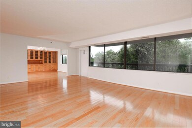 Skyline House unit 405, Baileys Crossroads, VA 22041 - photo 7