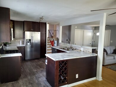 2140 Westview Dr, Des Plaines, IL 60018 - photo 5