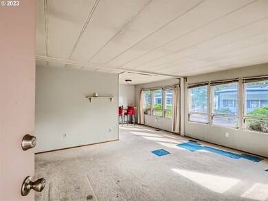 4400 SE Roethe Rd unit 35, Portland, OR 97267 - photo 5