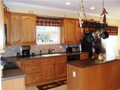 another view of kitchen - large laundry room is lo