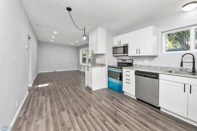 1009 17th St S, Fargo, ND 58103 - photo 7