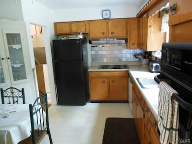 2475 S 6th St, Allentown, PA 18103 - photo 4