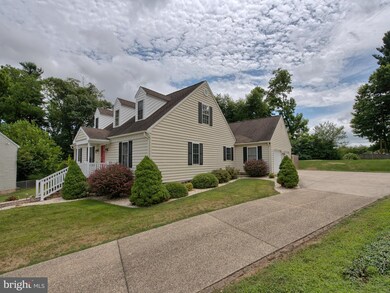 16813 Bowen Ct, Williamsport, MD 21795 - photo 2