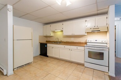 72E Constitution Dr unit E, Londonderry, NH 03053 - photo 3