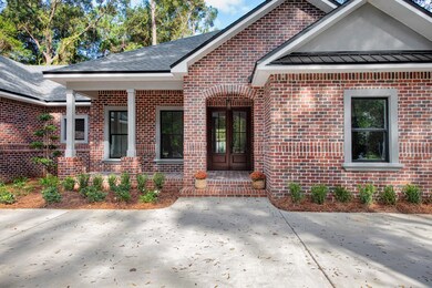Brick Accents and Curb Appeal!