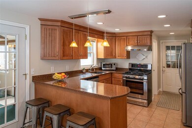 43 Coburn Ave, Nashua, NH 03063 - photo 3