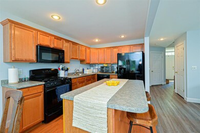 83 Pear Tree Ln, Newmarket, NH 03857 - photo 5