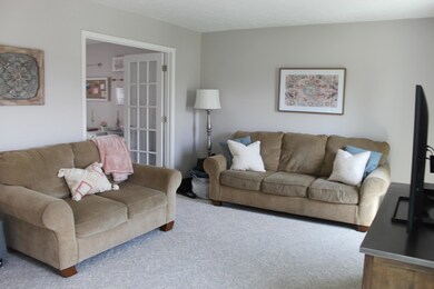 8617 Michael Ray Dr, Louisville, KY 40219 - photo 3