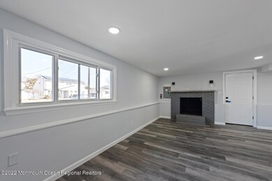 27 Albert Dr Old Bridge NJ-large-007-061