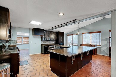 216 Smith Rd, El Paso, TX 79907 - photo 5