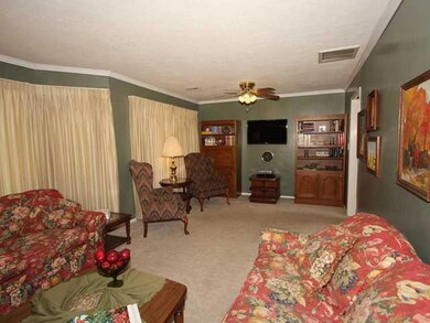 12017 Camelot Ct, Oklahoma City, OK 73120 - photo 4