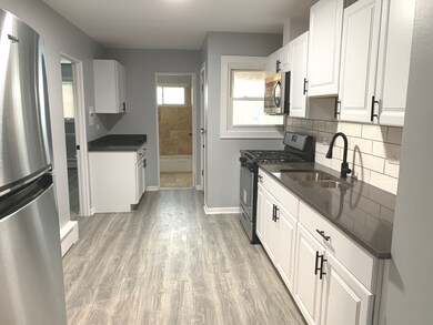 110 S Kenmore Ave unit D, Elmhurst, IL 60126 - photo 2