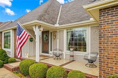 6824 Oakview St, Shawnee, KS 66216 - photo 4