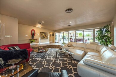 4185 W Pinecrest Cir, Las Vegas, NV 89121 - photo 5