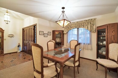 Formal Dining