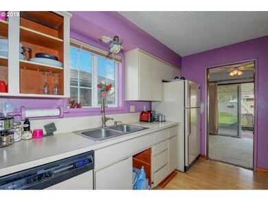 3018 Hawthorne St, Longview, WA 98632 - photo 6