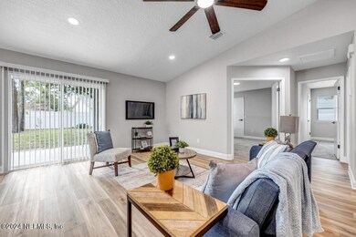3035 Hampstead Dr-7