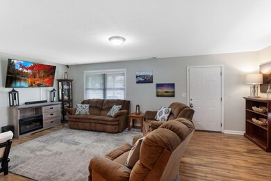 665 Hilock Rd, Columbus, OH 43207 - photo 7