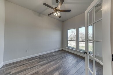 336 Sanger Dr, Springtown, TX 76082 - photo 6