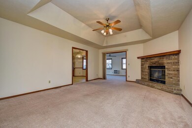 1519 W Erie Ct-3