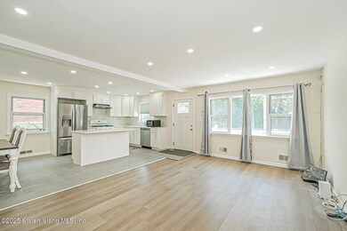3601 Hylan Blvd, Staten Island, NY 10308 - photo 5