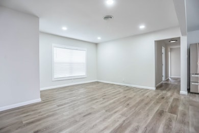 913 Zelda Dr, Hurst, TX 76053 - photo 4