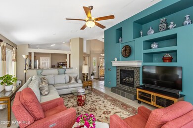 005_Living Room