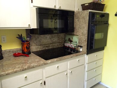 10017 W Deanita Ln unit 8, Sun City, AZ 85351 - photo 4