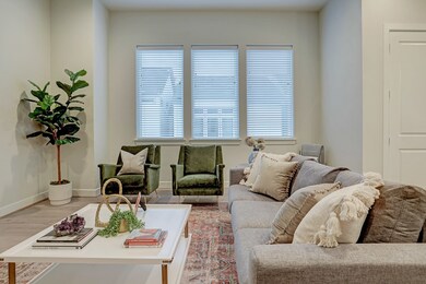 115 Knights Bridge Park Ln, Houston, TX 77018 - photo 4