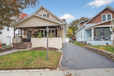 9 Cuthbert St, Schenectady, NY 12302 - photo 2