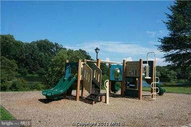 18812 Sky Blue Cir, Germantown, MD 20874 - photo 4