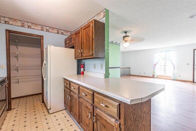 2009 Cravens Ln, Poplar Bluff, MO 63901 - photo 3