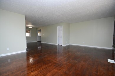 4490 Sandy Lane Rd, Columbus, OH 43224 - photo 5