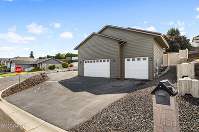 1700 W 1st Ave, Selah, WA 98942 - photo 2